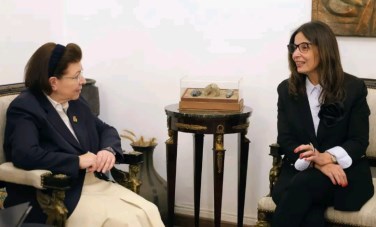 وزيرة الثقافة 