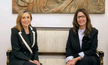 وزيرة الثقافة 