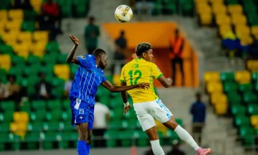 الهلال وصن داونز