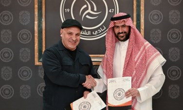 الشباب السعودي يتعاقد مع المدرب نور الدين بن زكري