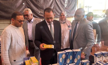 محافظ سوهاج يتفقد معرض أهلا رمضات