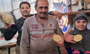 العم أحمد وزوجته وصناعة الكنافة بسوهاج 