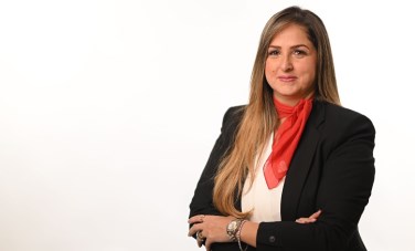 النائبة لبنى عبدالعزيز