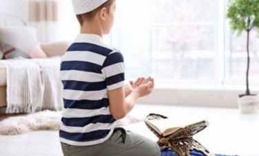 تدريب طفلك على الصلاة 