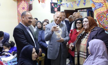 افتتح الدكتور إبراهيم صابر محافظ القاهرة المركز الثقافي بمدينة المحروسة