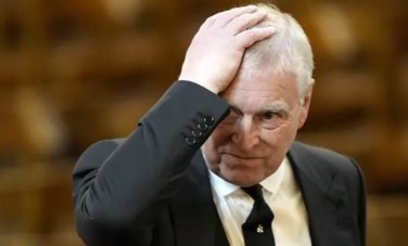 أندرو ماونتباتن الأمير الإنجليزي السابق