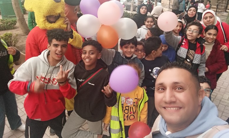 مبادرة خليك إيجابي تنشر الفرحة بشوارع الإسكندرية 