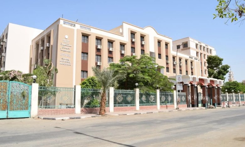 مستشفيات سوهاج الجامعية 