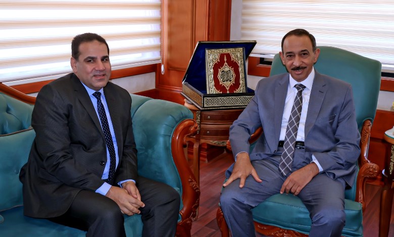 مدير أمن سوهاج يهنئ المحافظ 