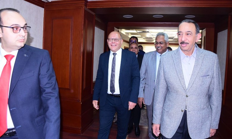 محافظ سوهاج يستقبل رئيس الجامعة 