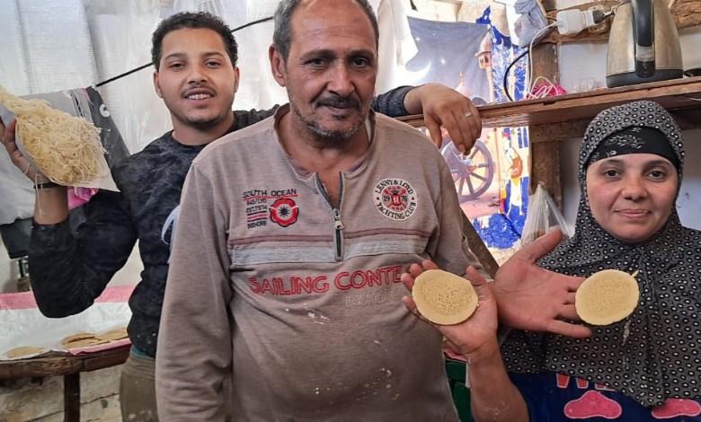 العم أحمد وزوجته وصناعة الكنافة بسوهاج 