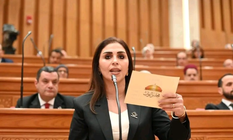انجى مراد