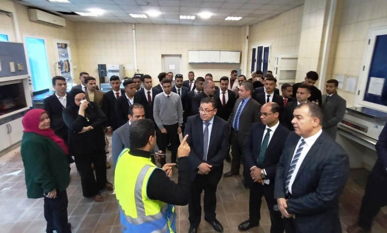كلية الحقوق بجامعة أسيوط تنظم لطلابها زيارة لمصنع أسمنت التعمير بأسيوط 