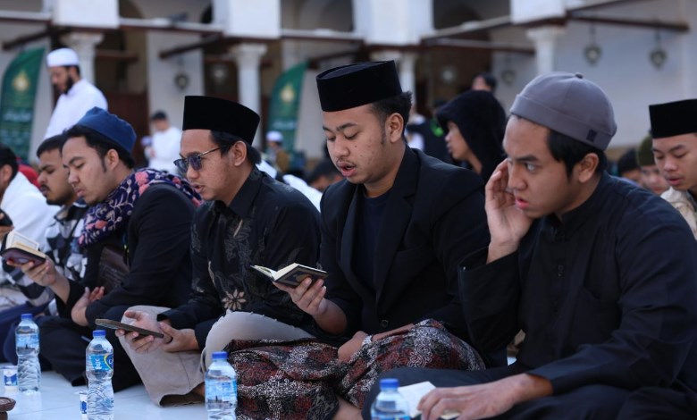 مائدة الإفطار في الجامع الأزهر 
