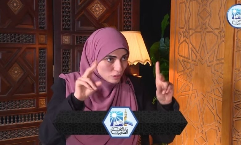 د منى عاشور  الواعظة بالأزهر الشريف 