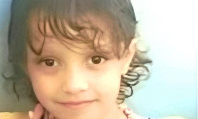 الطفلة قمر محمد 