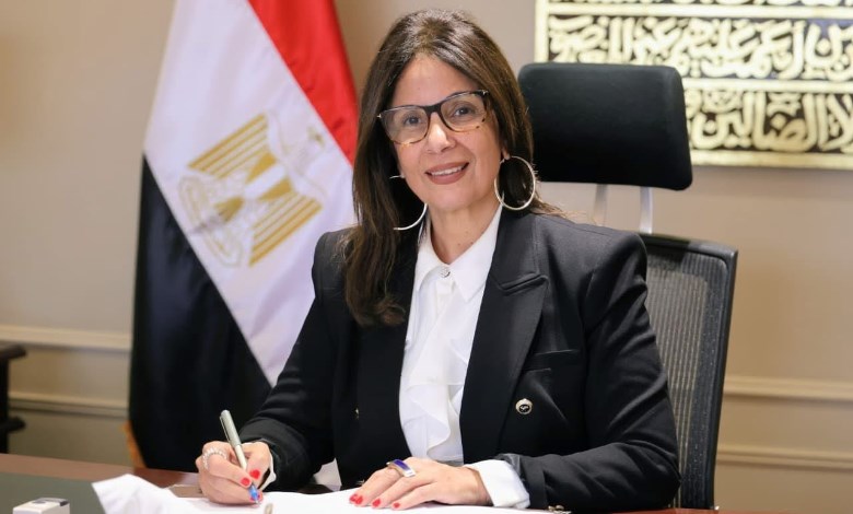 وزيرة الثقافة
