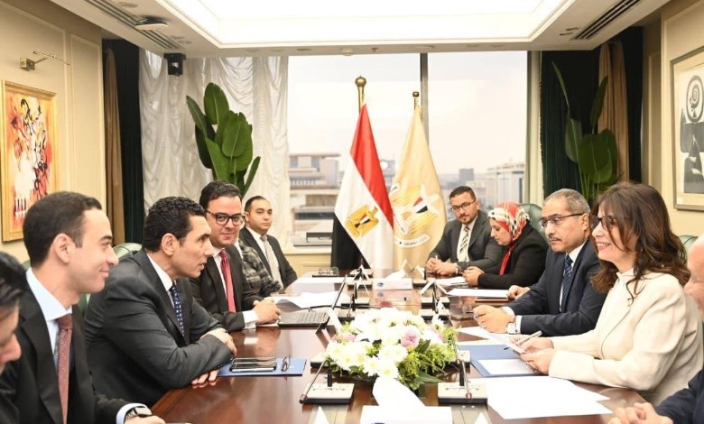 اجتماع وزيرة الثقافة مع وزير الشباب والرياضة 
