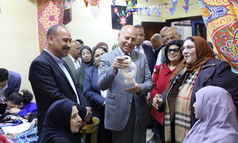 افتتح الدكتور إبراهيم صابر محافظ القاهرة المركز الثقافي بمدينة المحروسة