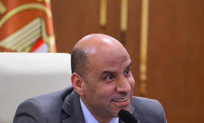 وزير العمل في أول اجتماع بقيادات الوزارة