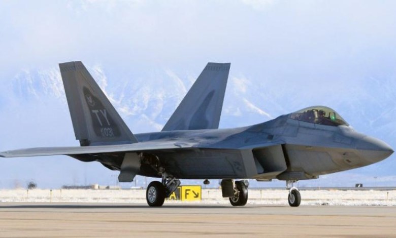 مقاتلة أمريكية من طراز F-22 Raptor 