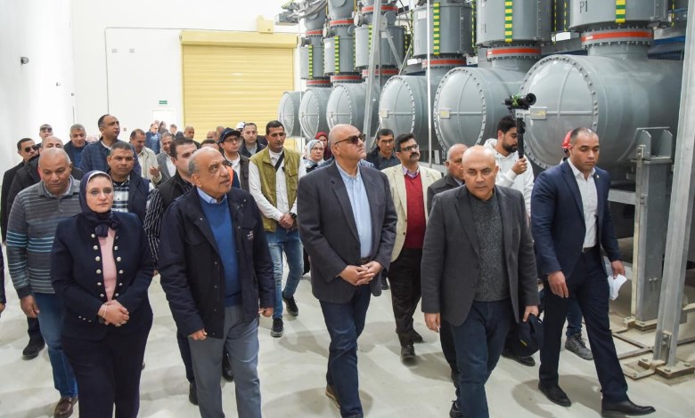 وزير الكهرباء ومحافظ الإسكندرية يتفقدان محطة محولات برج العرب