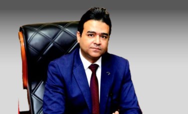 الدكتور عمرو دويدار وكيل وزارة الصحة بسوهاج 