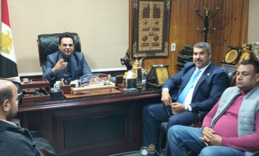 الدكتور عمرو دويدار وكيل وزارة الصحة يناقش الخدمات الصحية 