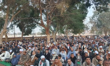 ساحات سوهاج تمتلئ بالمصلين 