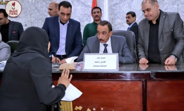 محافظ سوهاج يعقد اللقاء الجماهيري الأول ويستمع لشكاوي المواطنين 