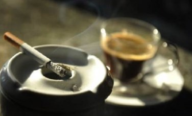 سيجارة مع قهوة 