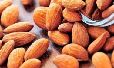 فوائد اللوز في شهر رمضان