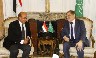 لقاء رئيس حزب الوفد مع مجدي طلبة