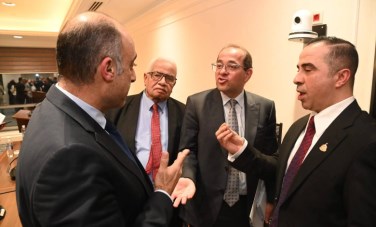 جبريل يطالب وزير المالية بأهمية التنسيق 