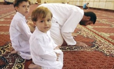 صلاة الأطفال فى المسجد 
