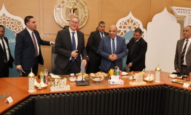 وزيرا الكهرباء والبترول يشاركان فريق العمل المشترك إفطارهم ويؤكدان استمرار التنسيق لتأمين الوقود واستقرار الشبكة الموحدة