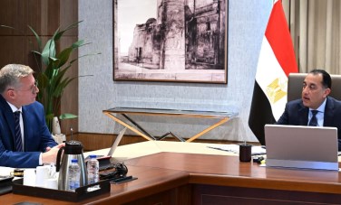 مصطفى مدبولي يستعرض مع كريم بدوي مستجدات قطاع البترول وخطط زيادة الإنتاج