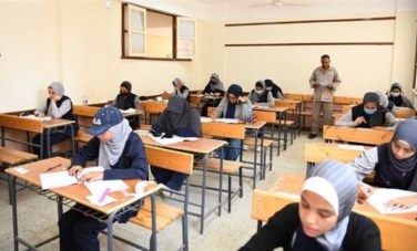 طلاب الإعدادية 
