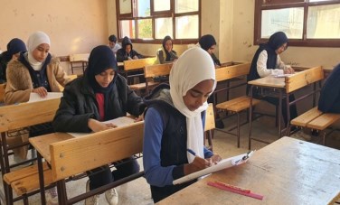 طلاب الإعدادية 