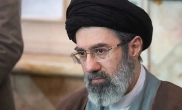 مجتبى خامنئي مرشدًا أعلى للبلاد