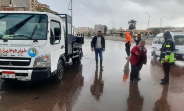 رئيس صرف صحي الإسكندرية يتفقد منطقة وسط 