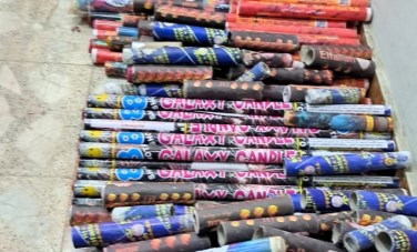 ضبط كميات من الألعاب النارية مخبئة داخل برميل 