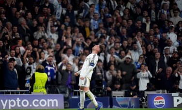احتفال فالفيردي ضد مانشستر سيتي 