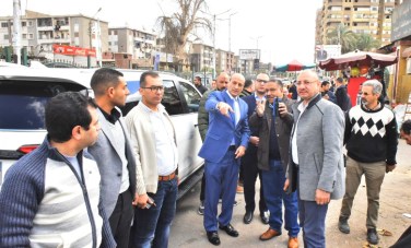 محافظ أسيوط يتفقد مواقف نزلة عبدالاه والأزهر