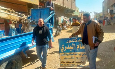 الفتح بأسيوط تنفذ حملات مكثفة لإزالة الإعلانات المخالفة