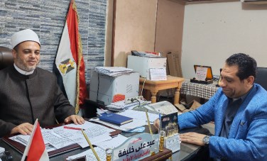 "اليوم" داخل مكتب وكيل وزارة أوقاف أسيوط