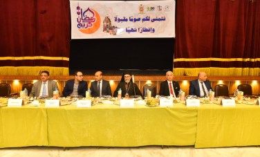 محافظ أسيوط يشهد إفطارًا جماعيًا بمطرانية الأقباط الكاثوليك