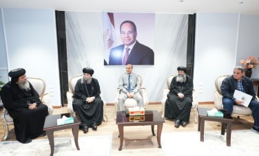 محافظ أسيوط يستقبل رجال الدين الإسلامي والمسيحي للتهنئة بقرب حلول عيد الفطر المبارك