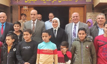محافظ أسيوط خلال زيارته لدار أيتام الحنان بالفتح