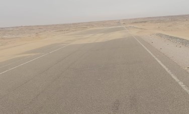 إعادة فتح طريق ديروط – الفرافرة بأسيوط